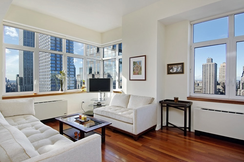 This stunning 5th Avenue luxury condo is listed for $1,275,000 by Karen Giaquinto of Prudential Douglas Elliman in New York.
